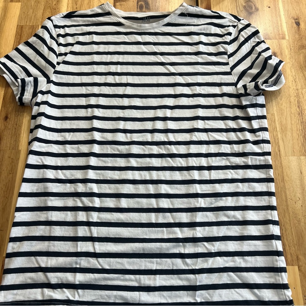H&M Muscle Fit Striped T Shirt Men’s XL Black White Short Sleeve Tee